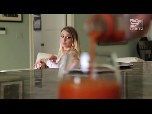 ❤️ Garota gostosa com mamas grandes e cona apertada recebe pica de perdedor, mas muito dura Porno doméstico em nós ❌